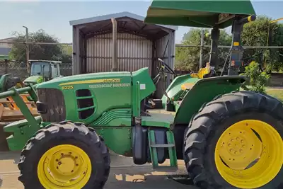 Tractors 2x JD6225 4wd 2014