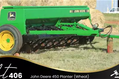 Planting and Seeding Equipment John Deere 450 Planter (Wheat)