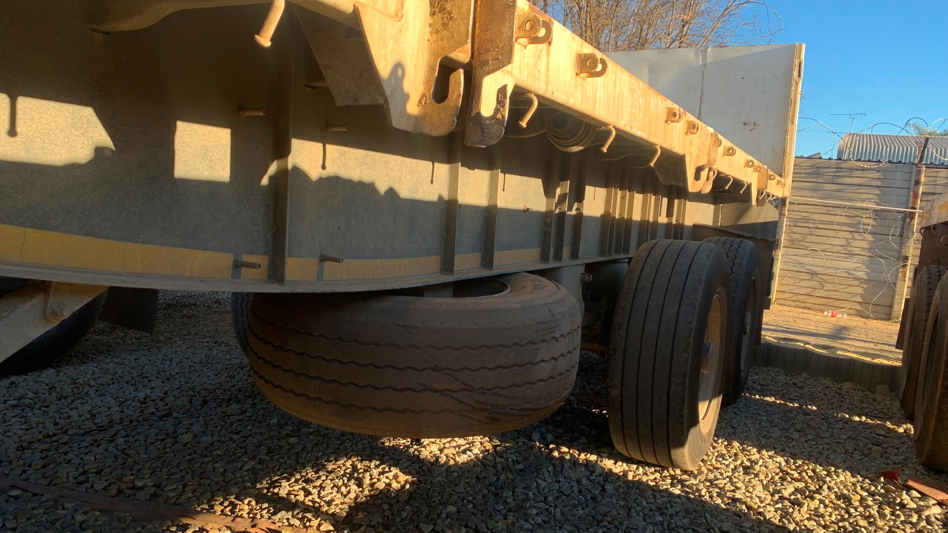 SA Truck Bodies Trailers Flat deck SUPER LINK FLAT DECK 2005 for sale by Pomona Road Truck Sales | Truck & Trailer Marketplaces
