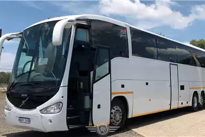 Buses Single Deck 52-Seater Luxury Coach 2005
