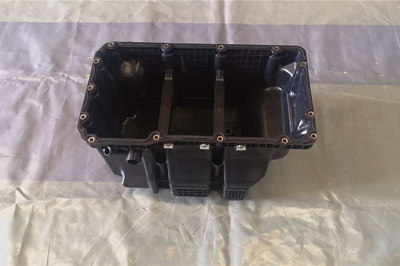 Mercedes Benz Truck spares and parts Fuel systems Mercedes MP3 Oil Pan for sale by Middle East Truck and Trailer   | Truck & Trailer Marketplace