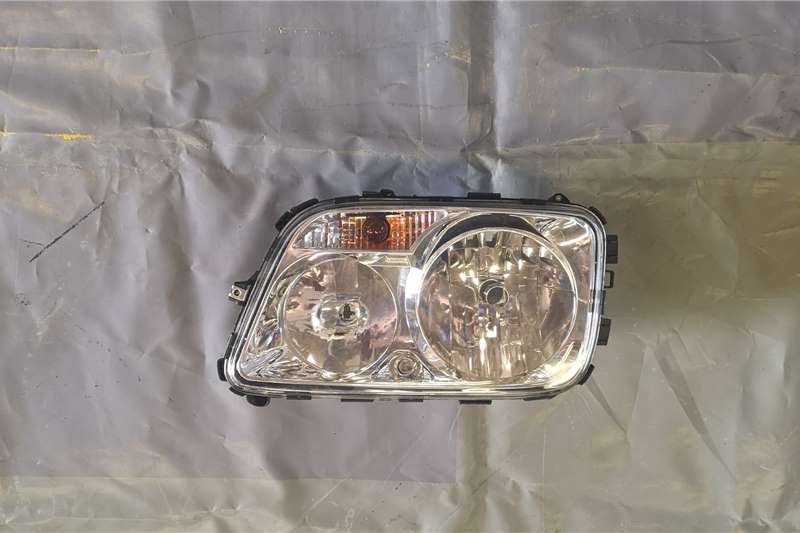 Mercedes Benz Truck spares and parts Truck lights Mercedes MP3 Left Side Head Light for sale by Middle East Truck and Trailer   | AgriMag Marketplace