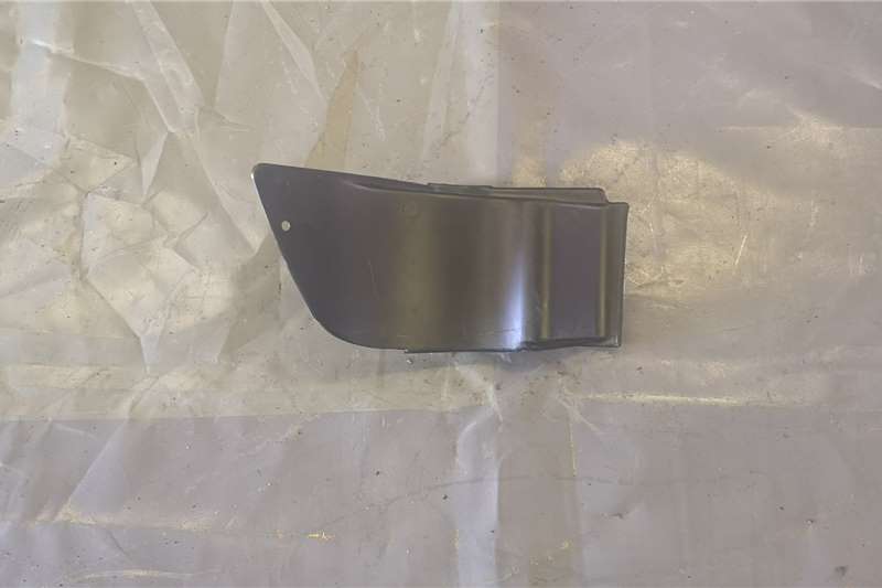 Mercedes Benz Truck spares and parts Body Mercedes Right Side Bumper Cover for sale by Middle East Truck and Trailer   | AgriMag Marketplace