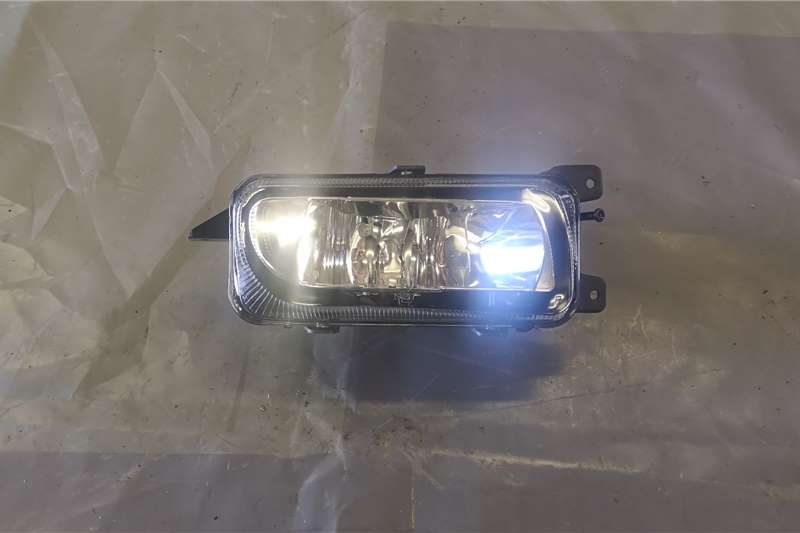 Mercedes Benz Truck accessories Fog lights Mercedes Right Side Fog Light for sale by Middle East Truck and Trailer   | Truck & Trailer Marketplace
