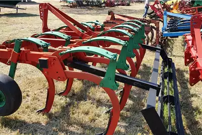Tillage Equipment Kverneland CLC 11 and 13 tooth