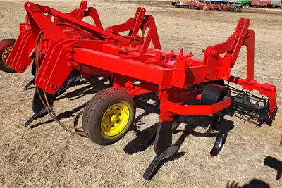 Vibroflex Tillage equipment Cultivators Kongskilde Vibro Rip 5 tooth ripper+ 8 Flex tines for sale by Sturgess Agriculture | AgriMag Marketplace
