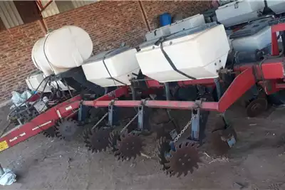 Planting and Seeding Equipment Massey Ferguson X2 MF 555 2014