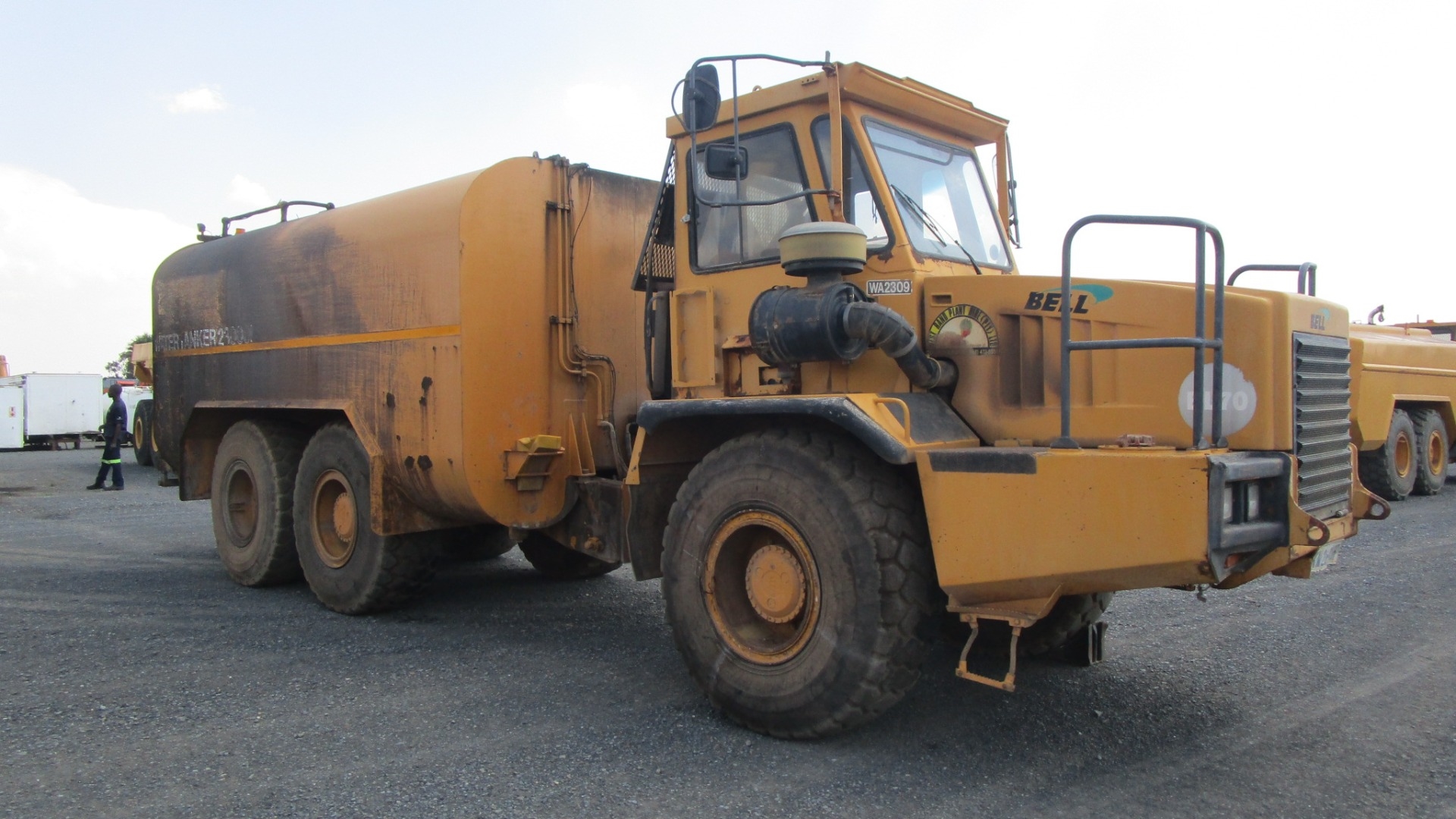 Bell Water tankers B25C 2006 for sale by Dura Equipment Sales | Truck & Trailer Marketplace