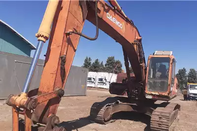 Excavators Daewoo 220 LC-V
