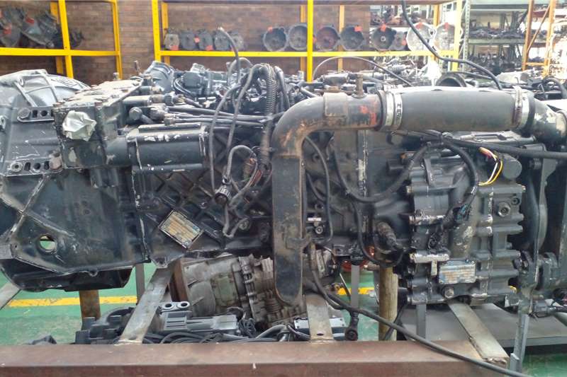 Nissan Truck spares and parts Gearboxes UD440 Gearbox