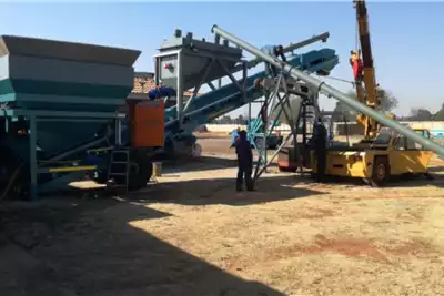 Batching Plant - Mobile Karoo - Mobile batching plant with weighing cement