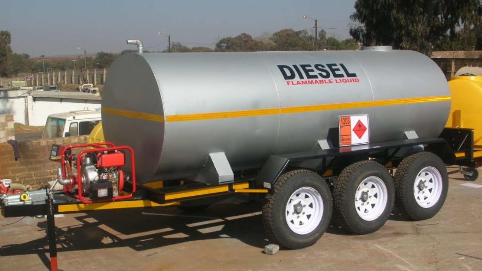 Custom Diesel bowser trailer 5000 Litre Mild Steel Diesel Bowser KZN 2021 for sale by Jikelele Tankers and Trailers   | Truck & Trailer Marketplaces