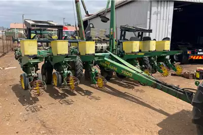 John Deere Planting and seeding equipment Drawn planters John Deere 7200 12Row Planter Stripping For Spares for sale by Discount Used Tractor Parts | AgriMag Marketplace