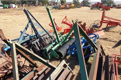 Other Planting and seeding equipment Drawn planters + 5 tef rollers Cambridge,Koekoepan,Wirax for sale by Sturgess Agricultural | AgriMag Marketplace