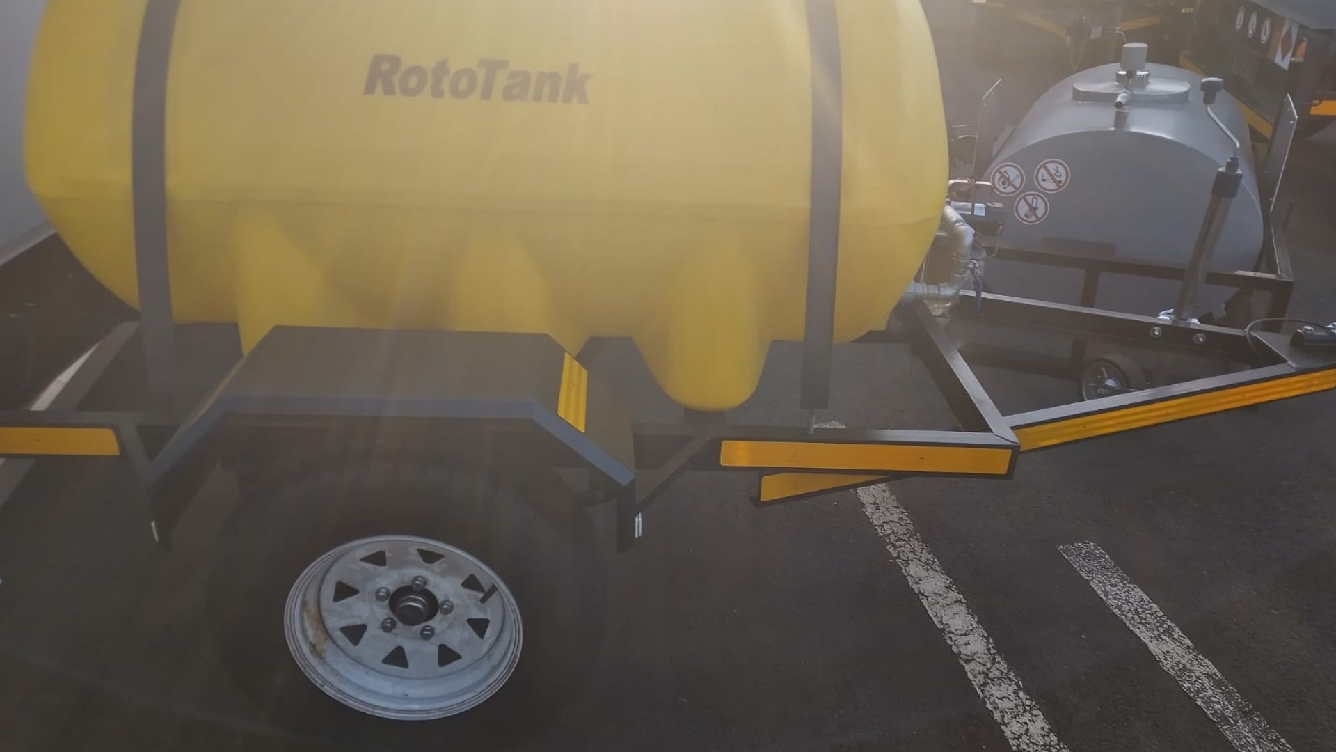 Custom Diesel bowser trailer 1000 Litre Plastic Diesel Bowser 2021 for sale by Jikelele Tankers and Trailers   | Truck & Trailer Marketplaces