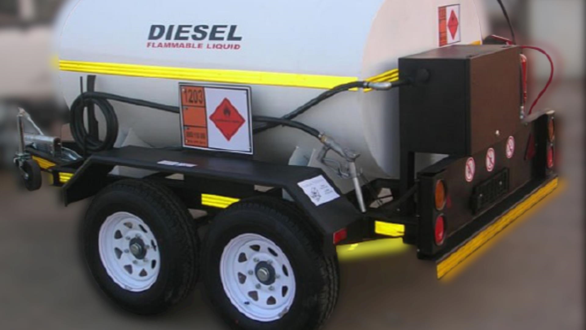 Custom Diesel bowser trailer 2500 Litre Mild Steel Diesel Bowser 2021 for sale by Jikelele Tankers and Trailers   | Truck & Trailer Marketplaces