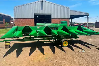 John Deere Harvesting equipment Maize headers John Deere 5 Row Plukkerkop 5ft for sale by Discount Implements | AgriMag Marketplace