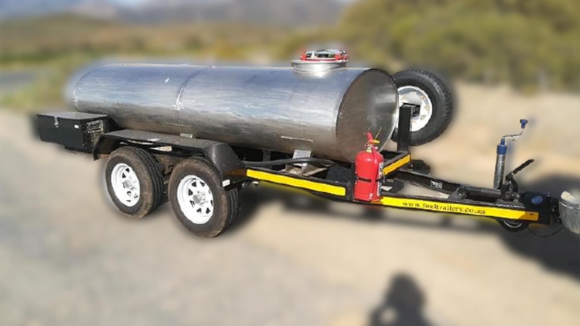 Custom Trailers 2000 Litre Stainless Steel Bowser FOR PETROL KZN 2021 for sale by Jikelele Tankers and Trailers   | Truck & Trailer Marketplaces