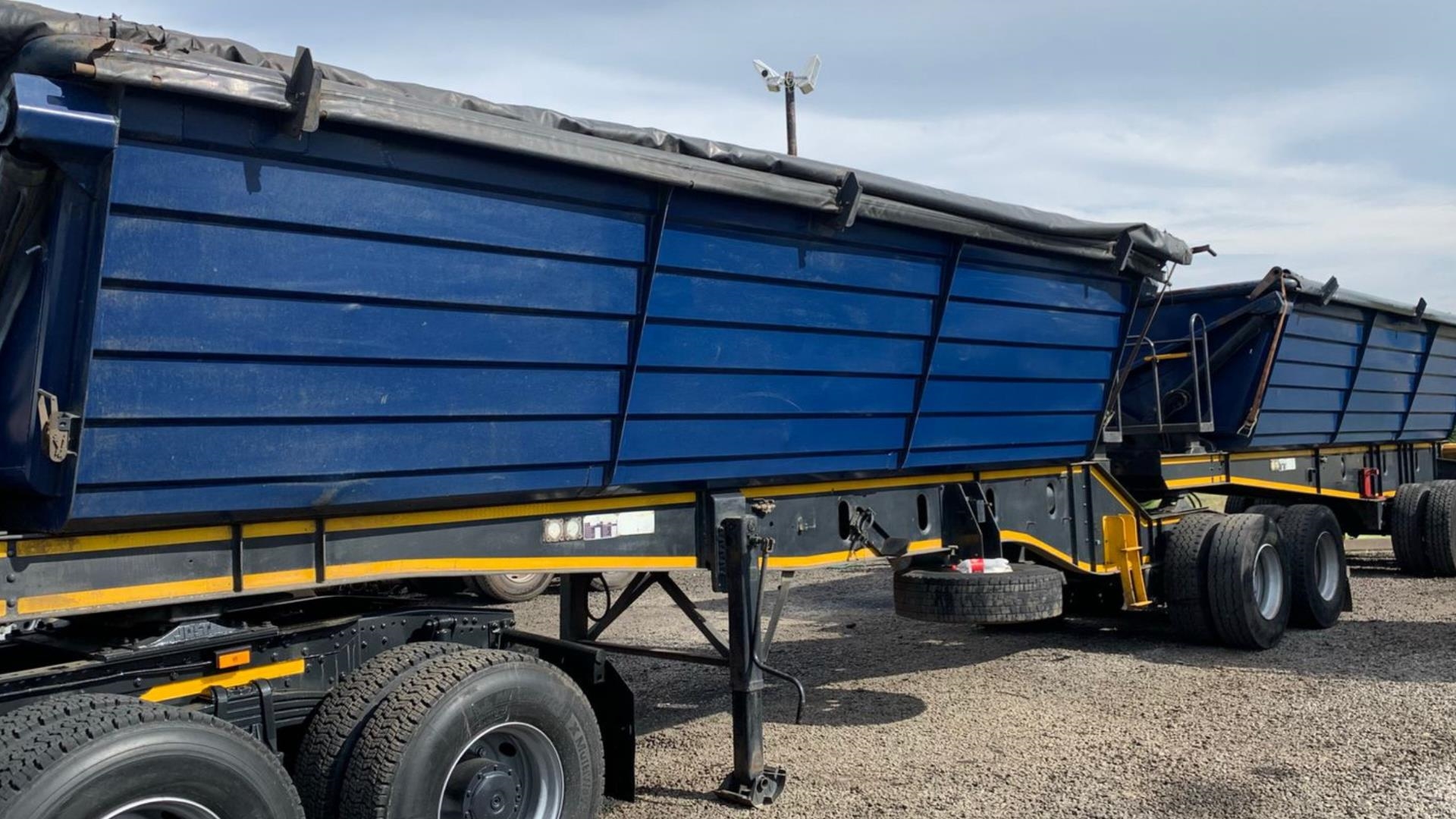 Leader Trailer Bodies Trailers 2017 Leader 40m3 Side Tipper 2017 for sale by Truck and Plant Connection | Truck & Trailer Marketplaces