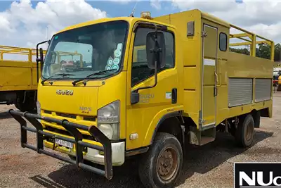 Fire Trucks ISUZU NPS 300 4X4 FIRE ENGINE TRUCK WITH CREW CAB