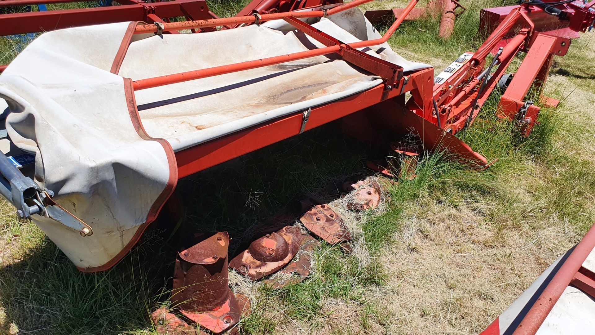 Kuhn Haymaking and silage Disc mowers Kuhn 5 disc mower for sale by Sturgess Agricultural | AgriMag Marketplace