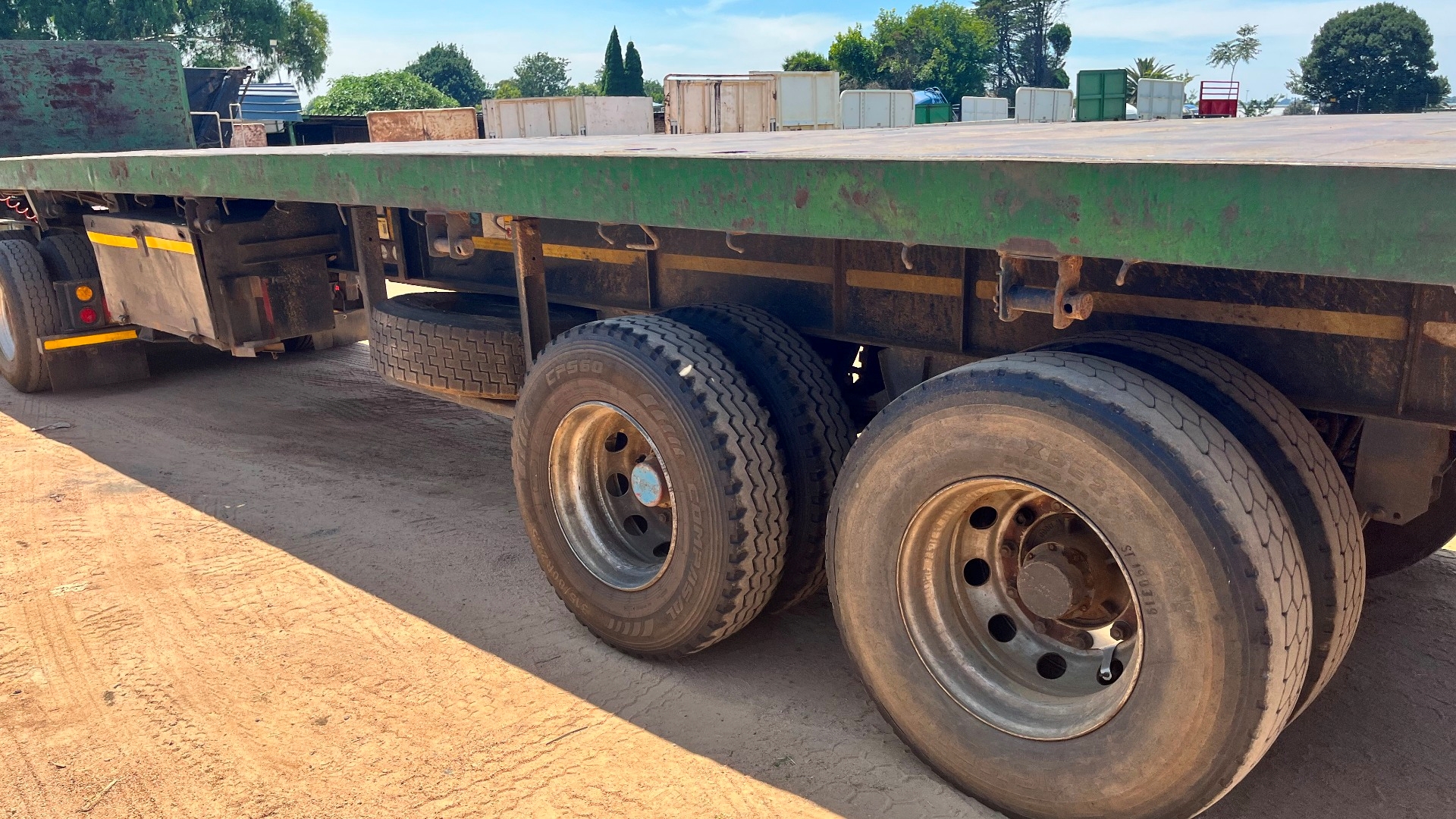Hendred Trailers Flat deck SUPER LINK FLAT DECK 2006 for sale by Pomona Road Truck Sales | Truck & Trailer Marketplaces
