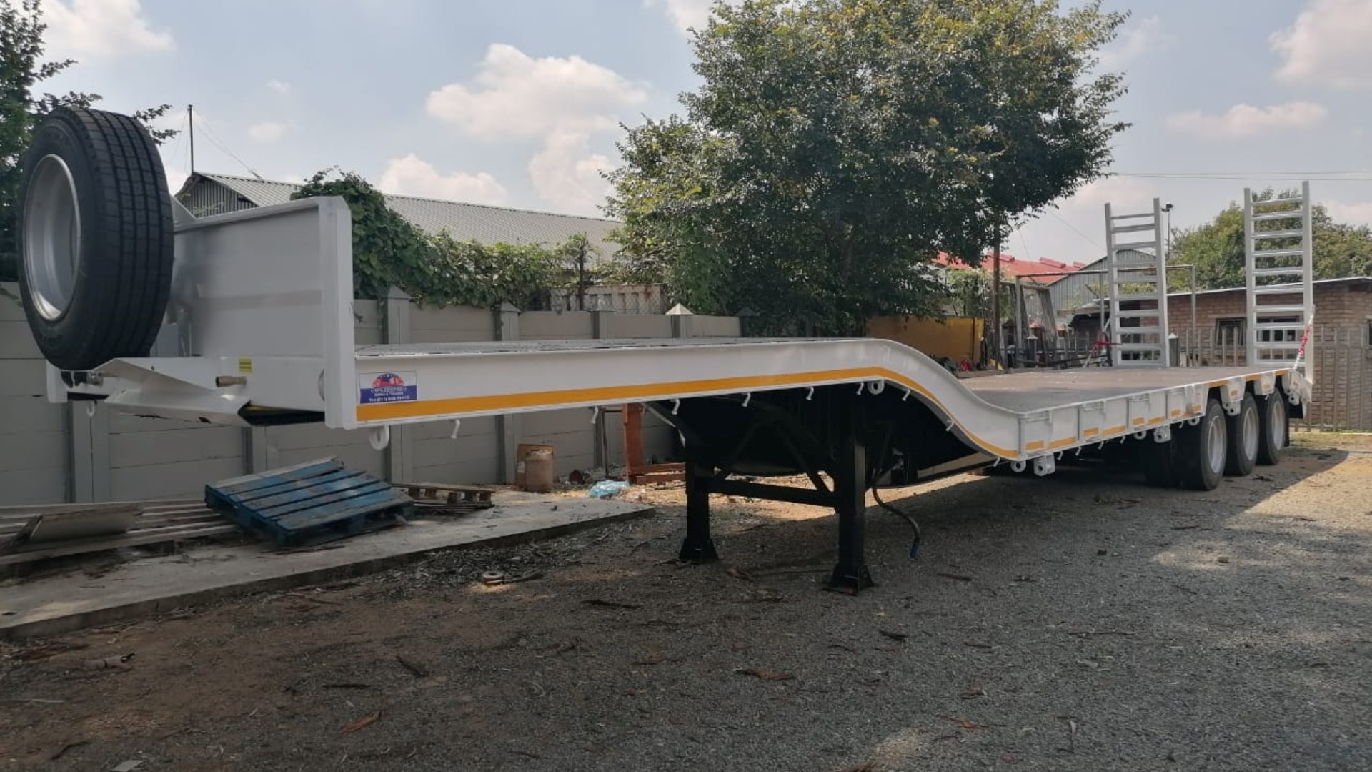 UBT Trailers Tri-Axle New Stepdeck Trailer 2022 for sale by Benjon Truck and Trailer | Truck & Trailer Marketplaces