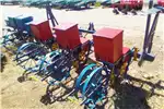 Planting and seeding equipment Row planters 3 Row planter / 3 Ry planter