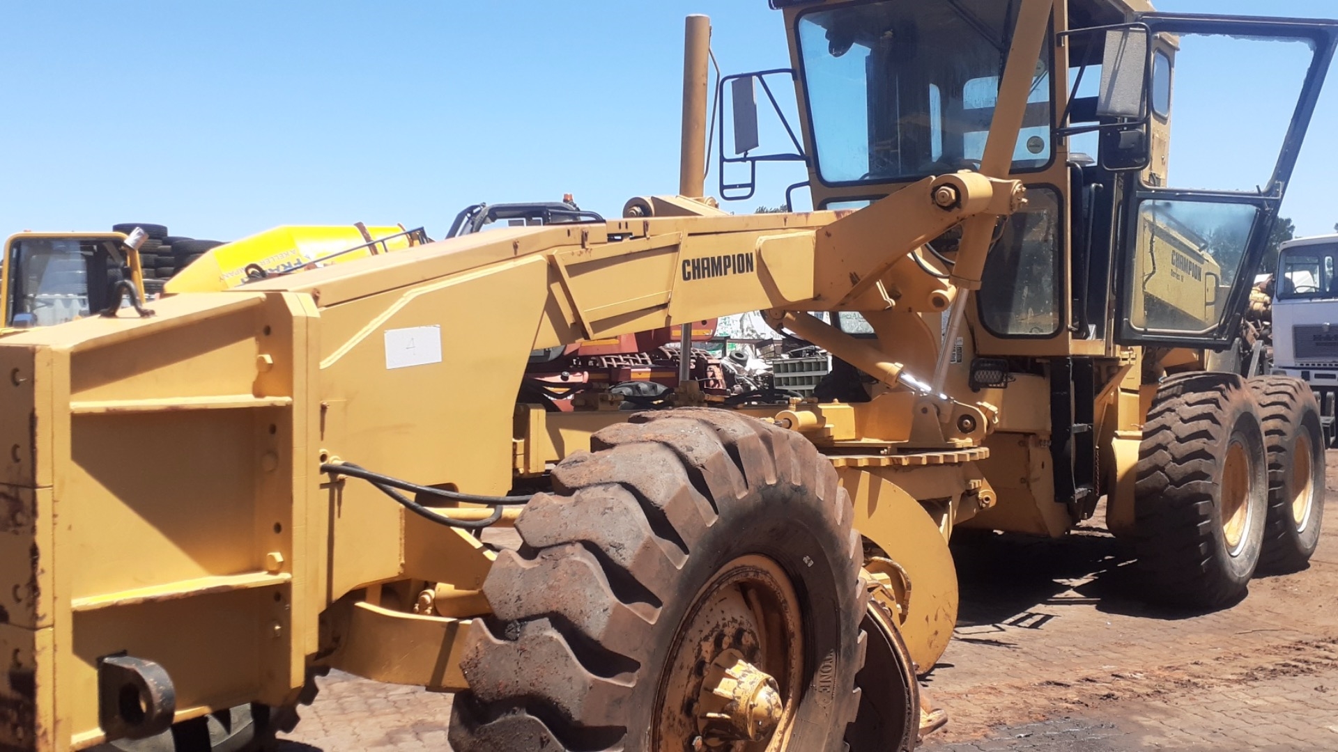 Champion Graders Champion 710A Grader with Ripper 1997 for sale by D and O truck and plant | Truck & Trailer Marketplace