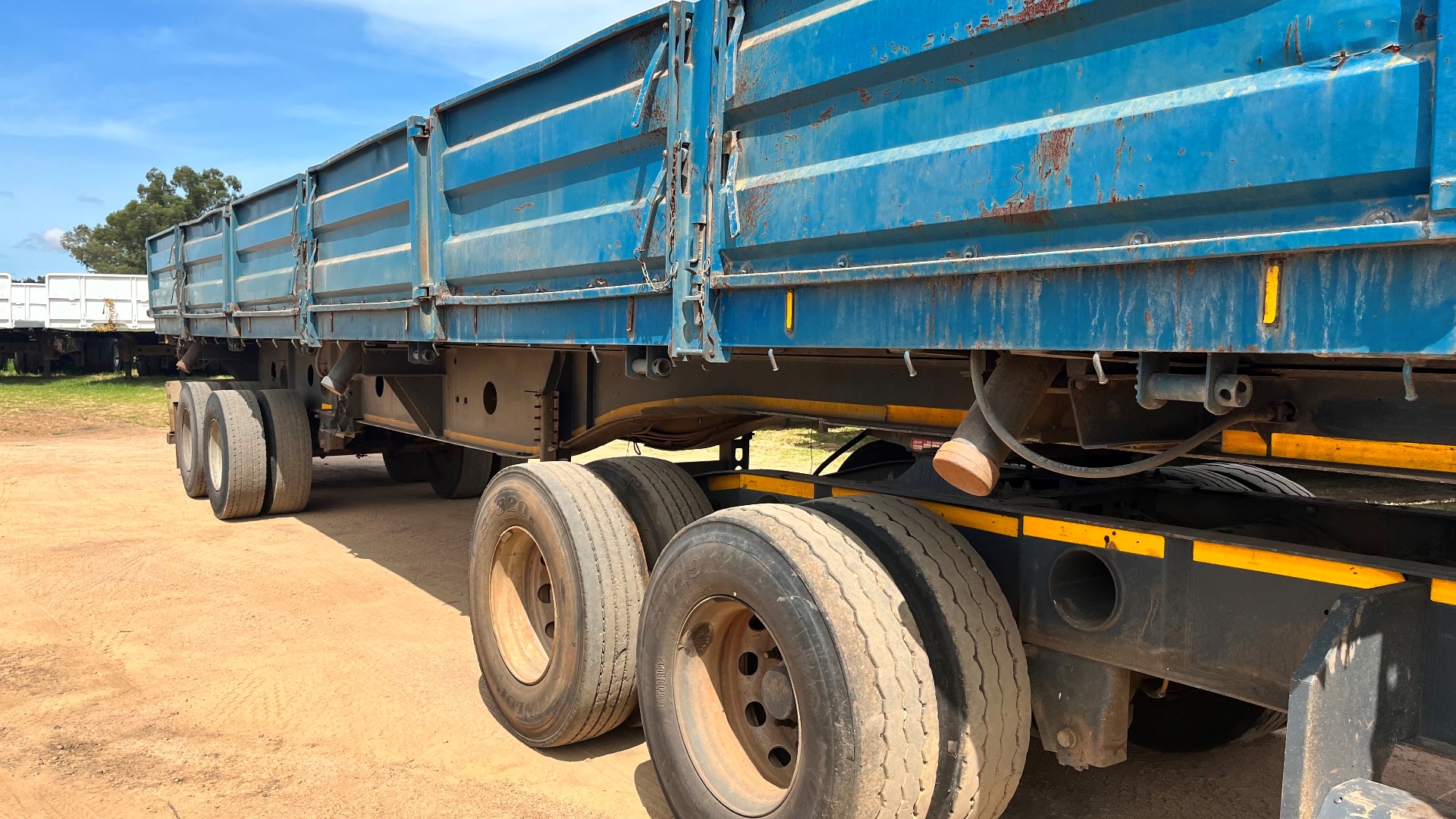 SA Truck Bodies Trailers Side tipper LINK DROP SIDE SIDE TIPPER 2010 for sale by Pomona Road Truck Sales | Truck & Trailer Marketplaces