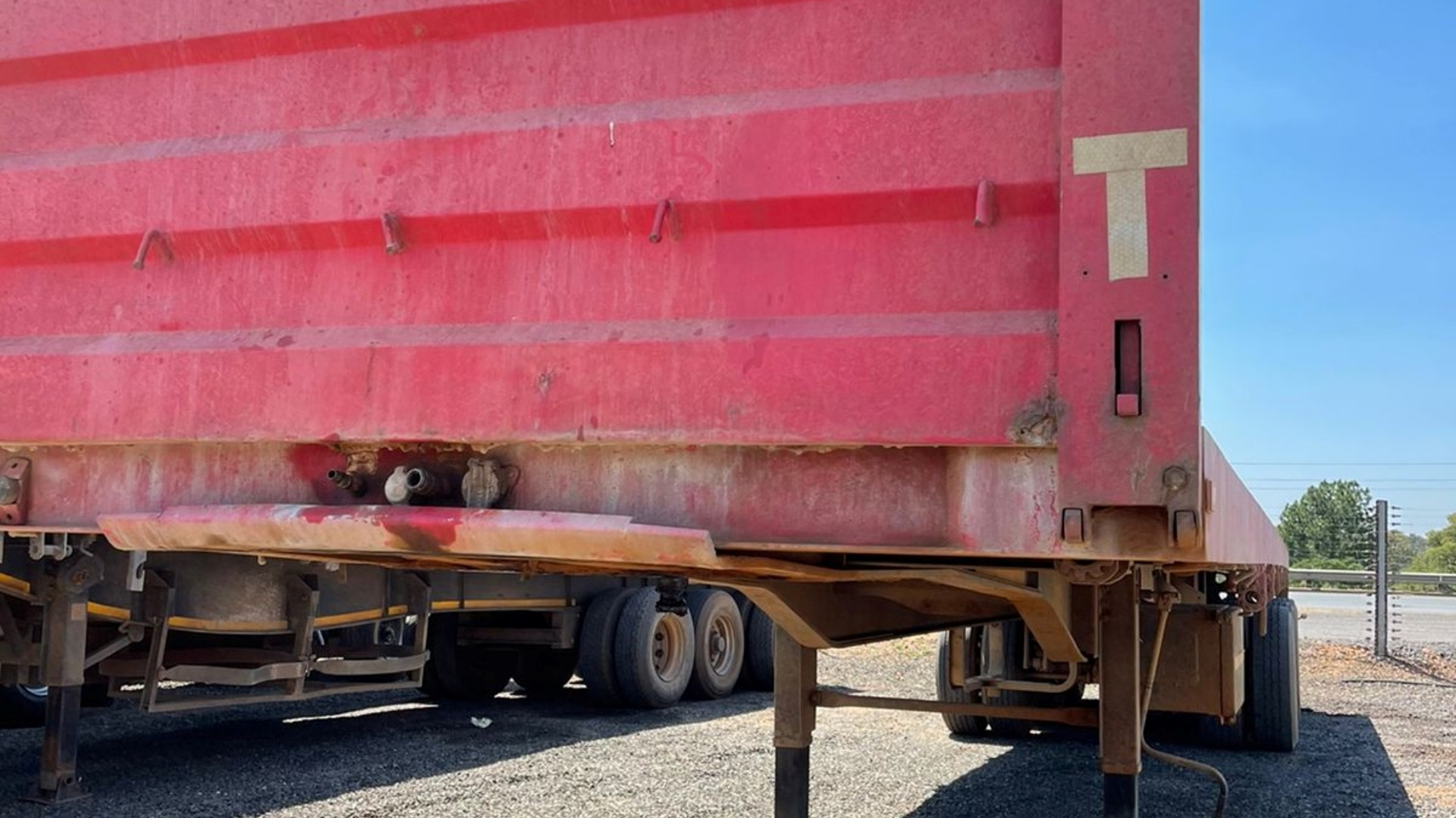 Top Trailer Trailers Flat deck TOP TRAILER TRI AXLE FLAT DECK 2007 for sale by ZA Trucks and Trailers Sales | Truck & Trailer Marketplaces