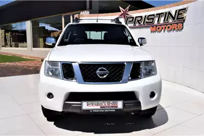 Nissan LDVs & panel vans Navara 2.5 dCi LE Double Cab 2014 for sale by Pristine Motors Trucks | Truck & Trailer Marketplaces