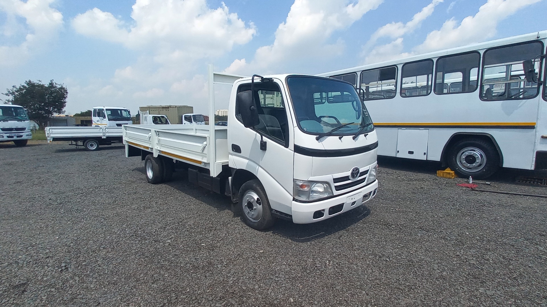 Toyota Dropside trucks Dyna 4 093 driving school 2016 for sale by Motordeal Truck and Commercial | Truck & Trailer Marketplace
