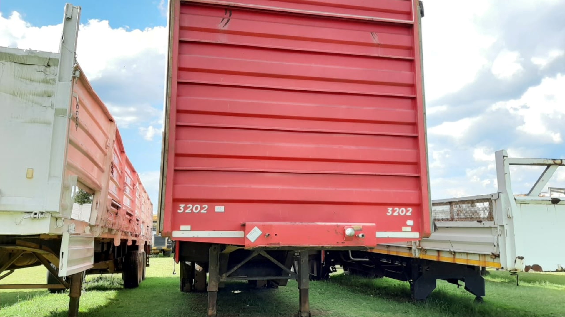 Agricultural trailers Coke Bale Welldeck Trailer for sale by Dirtworx | Truck & Trailer Marketplaces