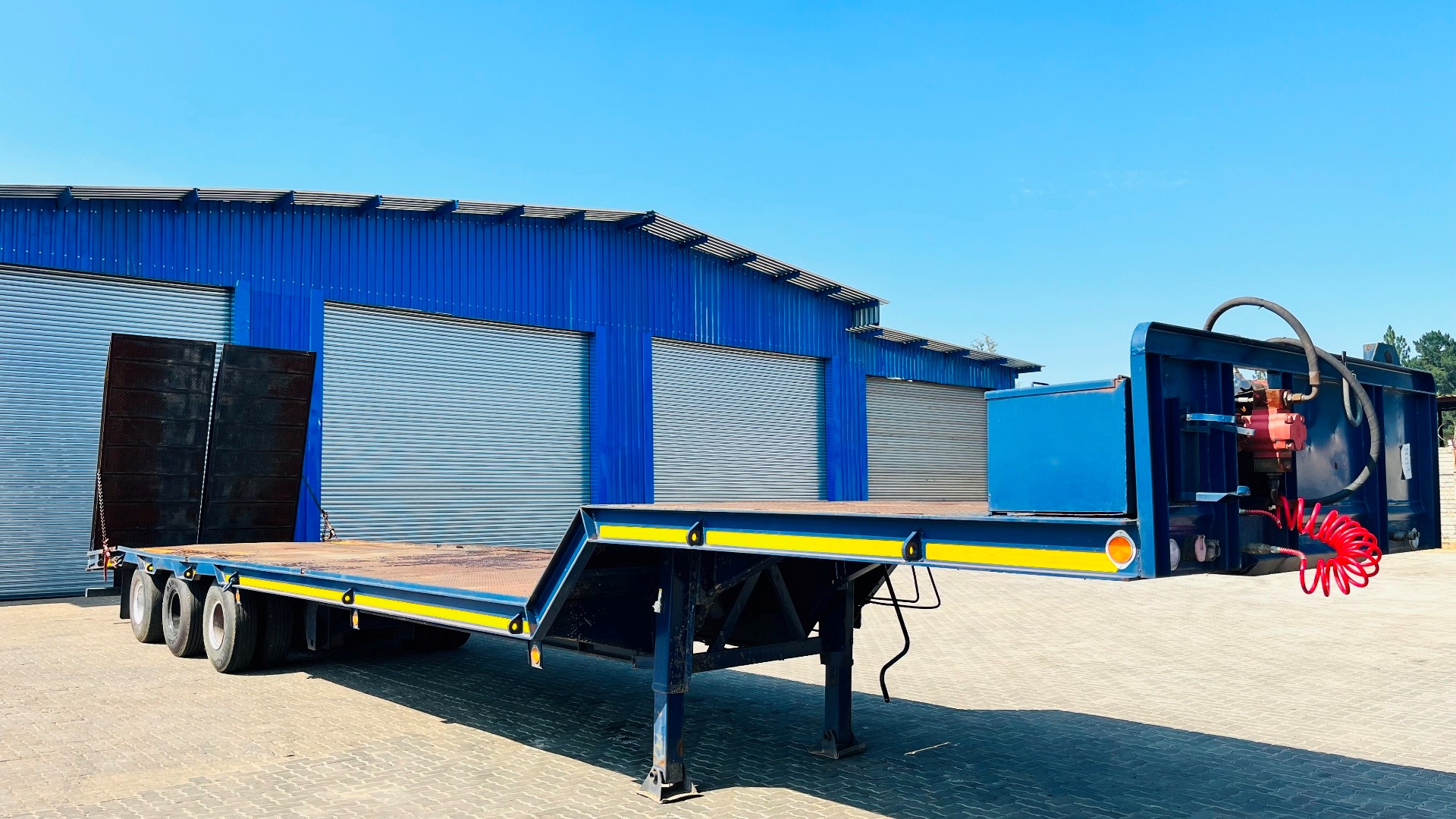 Other Trailers Lowbed BDJ BODIES TRI AXLE LOW BED 2006 for sale by Pomona Road Truck Sales | Truck & Trailer Marketplaces