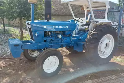 Tractors FORD 7610