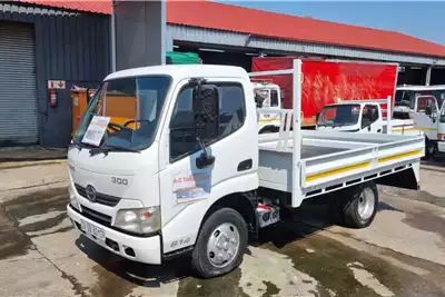 Hino Dropside trucks 614 2.5TON 2015 for sale by A to Z TRUCK SALES | Truck & Trailer Marketplace