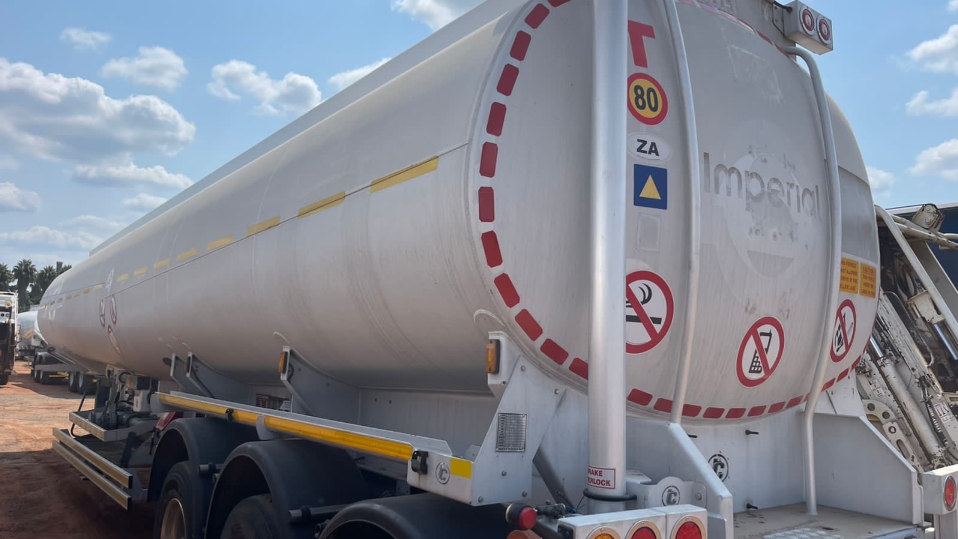 Tank Clinic Fuel tanker 2011 for sale by SA North Truck And Trailer | Truck & Trailer Marketplaces