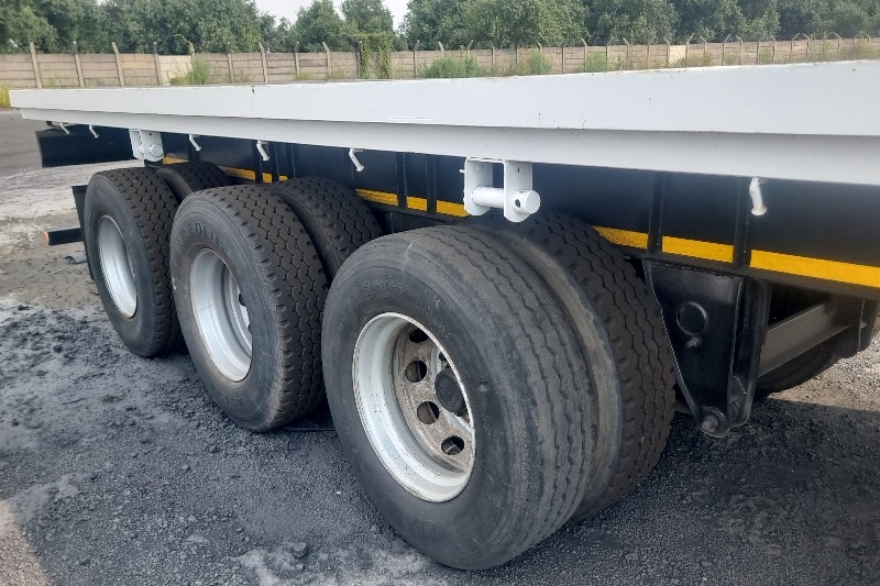 Paramount Trailers Tri-Axle 2004 PARAMOUNT TRI AXLE 2004 for sale by Wimbledon Truck and Trailer | Truck & Trailer Marketplaces