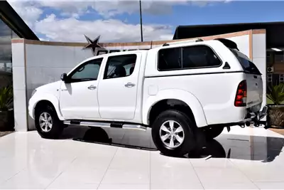 Toyota LDVs & panel vans Hilux 2.7 VVTi Raider Raised Body LEGEND 40 Double 2010 for sale by Pristine Motors Trucks | Truck & Trailer Marketplaces