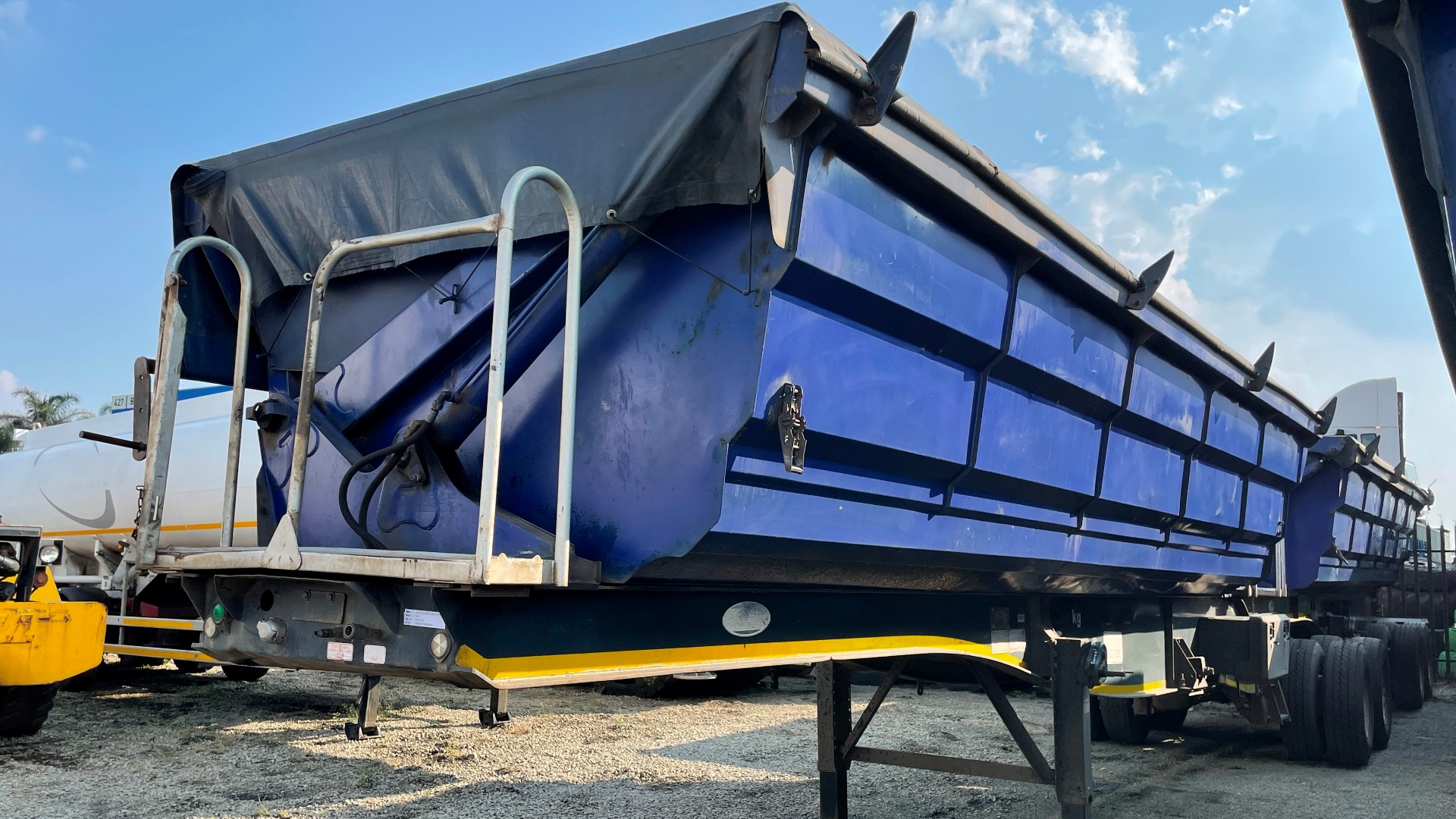 Burg Superlink SA Truck Bodies 34 Ton Side Tipper Trailer 2014 for sale by Manmar Truck And Trailer | Truck & Trailer Marketplaces