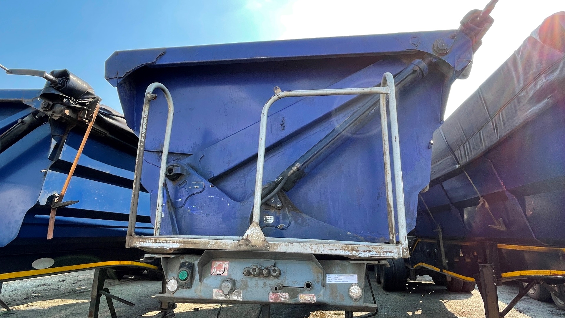 Burg Superlink SA Truck Bodies 34 Ton Side Tipper Trailer 2014 for sale by Manmar Truck And Trailer | Truck & Trailer Marketplaces