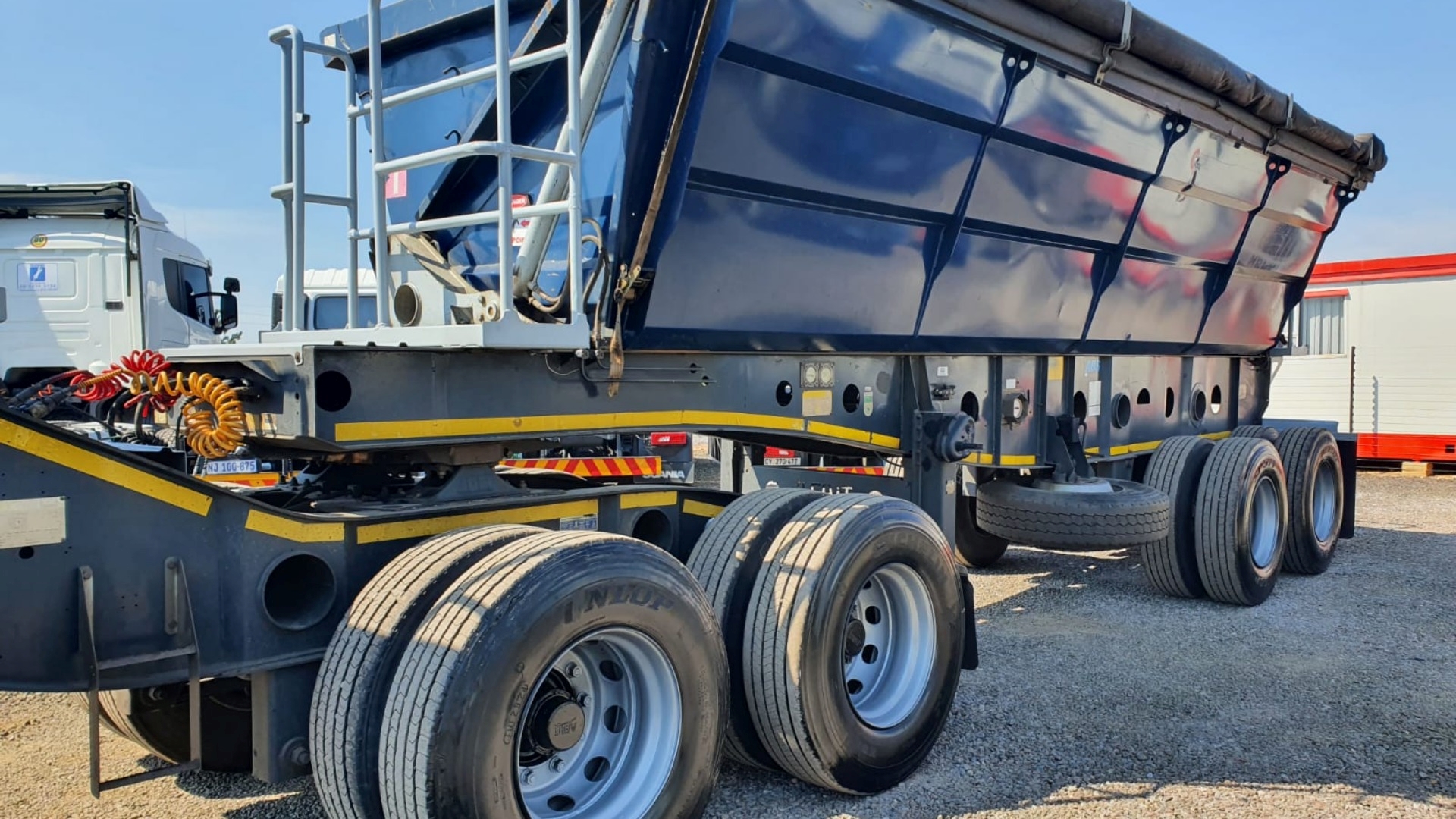 Afrit Trailers Side tipper AFRIT 40 CUBE SIDE TIPPER TRAILER 2013 for sale by ZA Trucks and Trailers Sales | Truck & Trailer Marketplaces