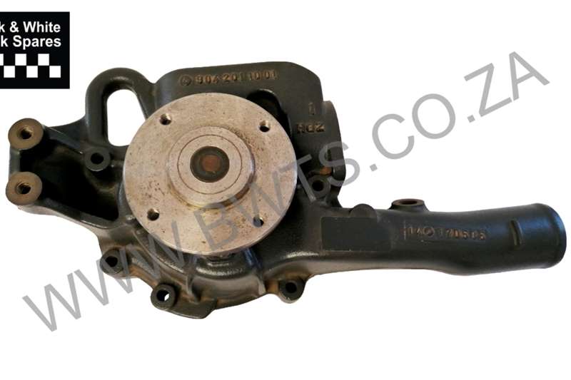 Mercedes Benz Truck spares and parts Cooling systems Water Pump Mercedes OM904/906/934 (MA9042004901)