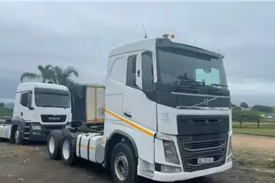 Truck Tractors VOLVO V4 FH 440 WITH HYDRAULICS 2014