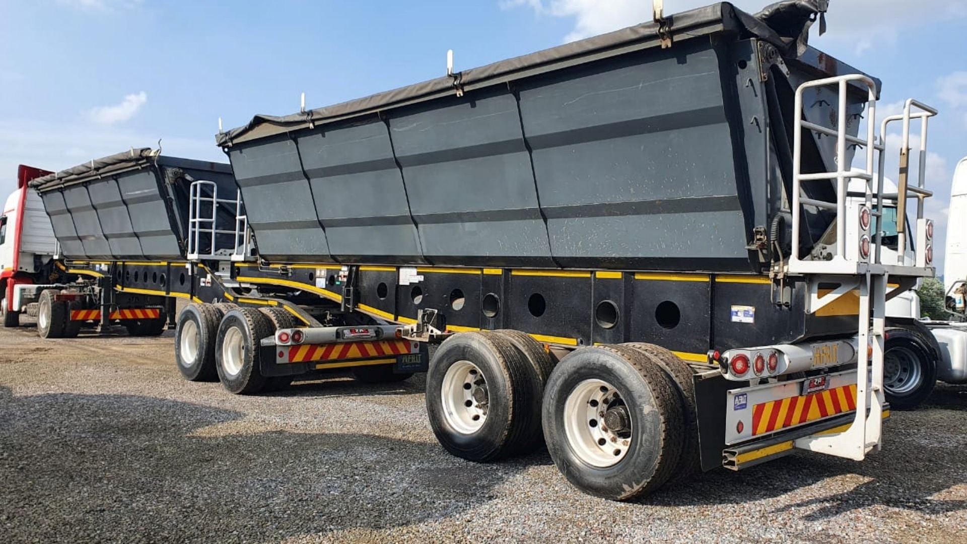 Afrit Trailers Side tipper 45 CUBE SIDE TIPPER AFRIT 2019 for sale by ZA Trucks and Trailers Sales | Truck & Trailer Marketplaces