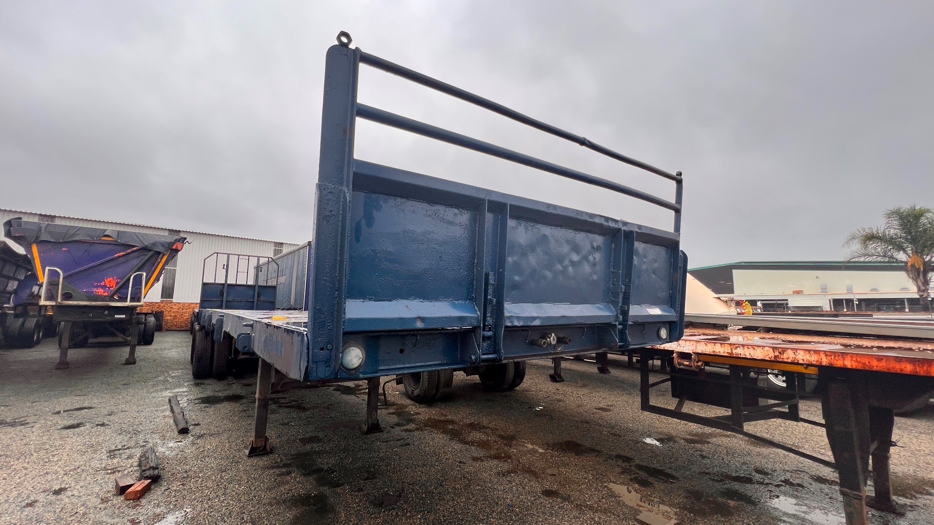 Henred Trailers Henred Fruehauf 2010 for sale by Manmar Truck And Trailer | Truck & Trailer Marketplaces