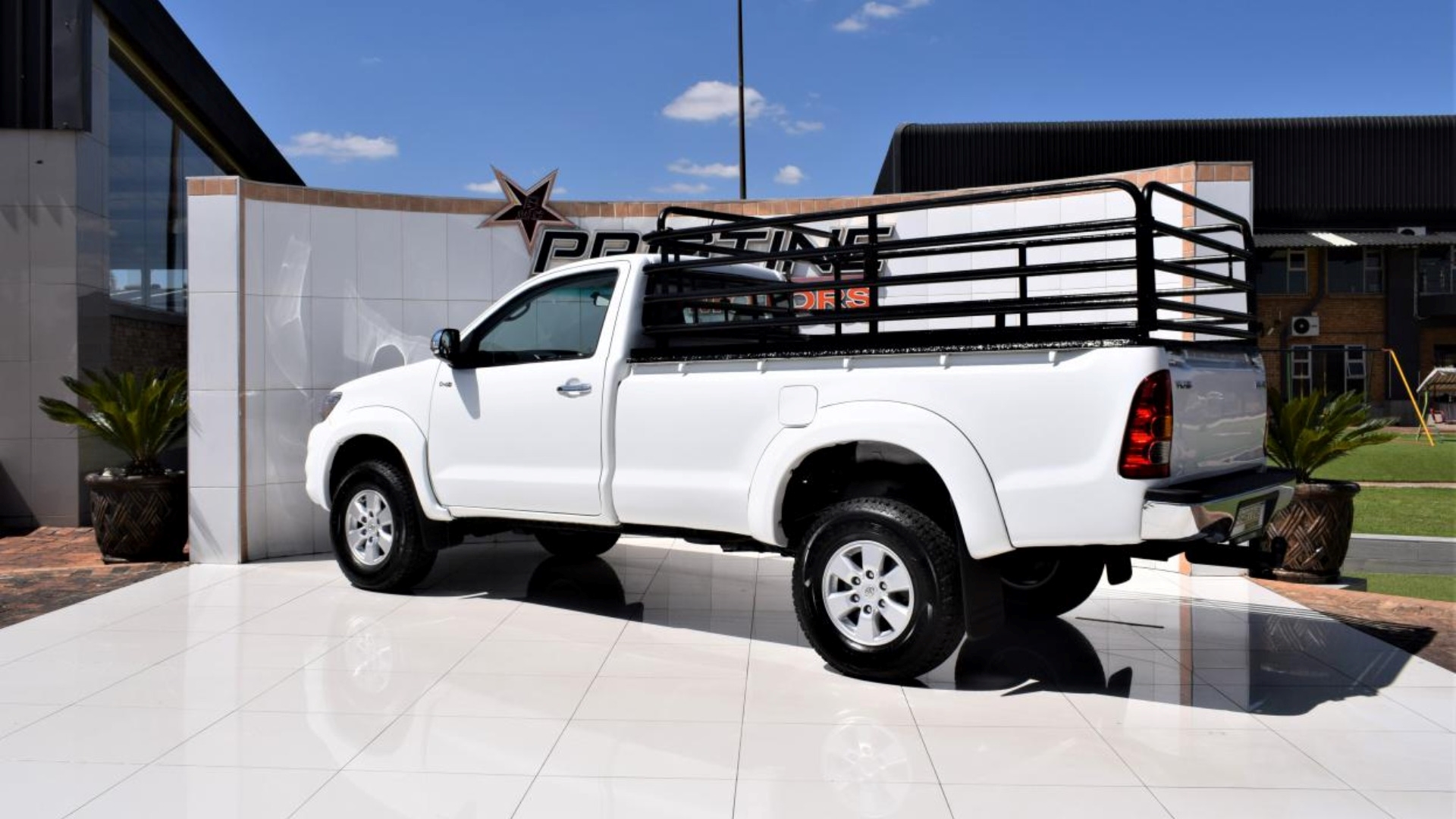 Toyota LDVs & panel vans Hilux 3.0 D 4D Raider 4x4 Single Cab 2014 for sale by Pristine Motors Trucks | Truck & Trailer Marketplaces