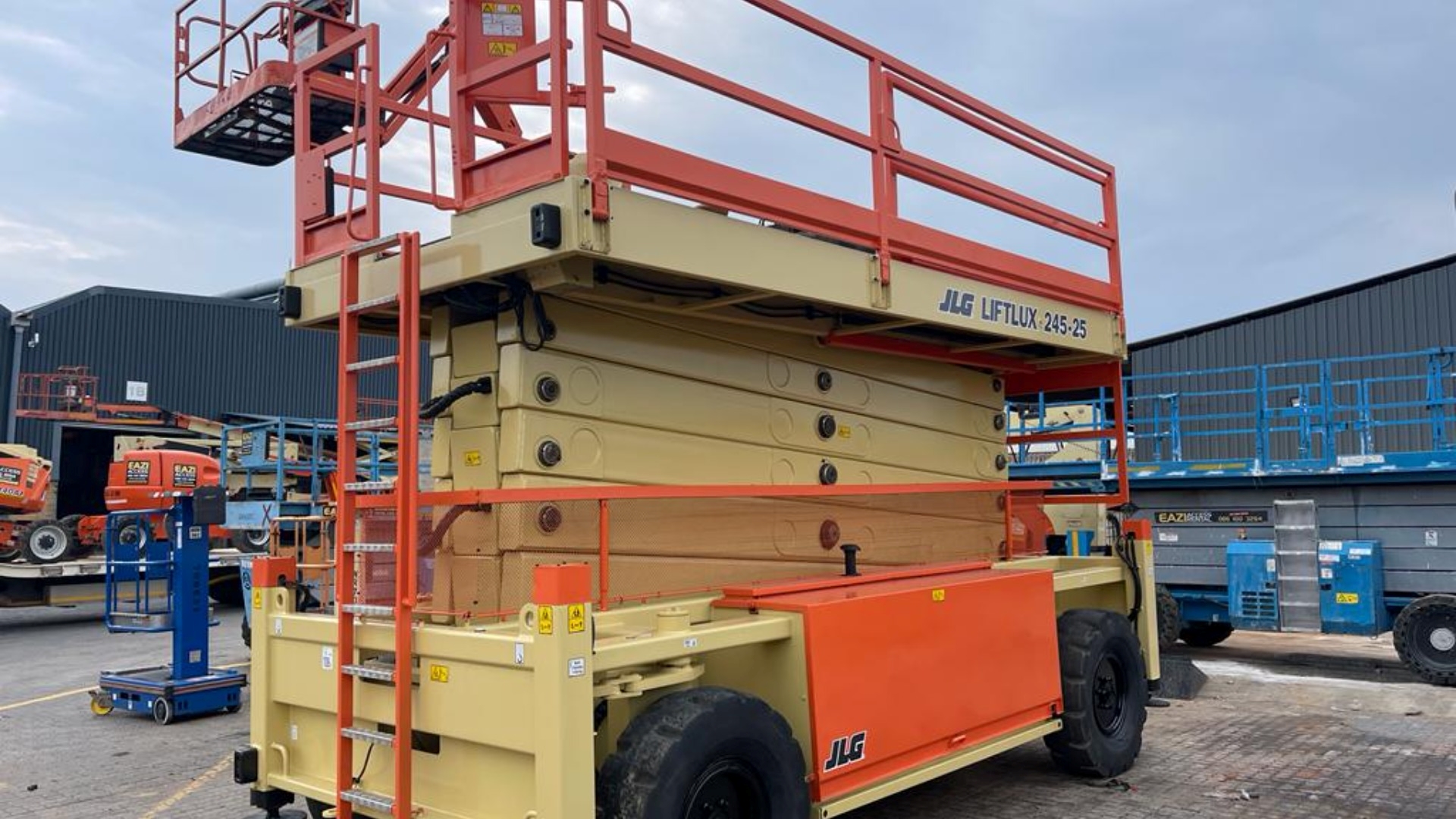 Used 2008 2008 JLG 245 25 Lift Lux 25m Working Height Diesel for sale in  Gauteng | R 799,995