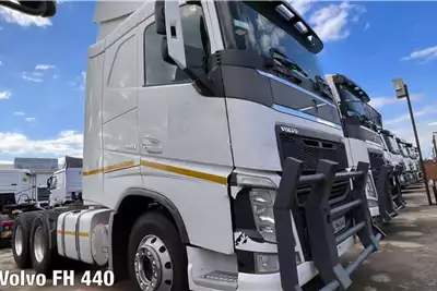 Truck Volvo FH 440 2015